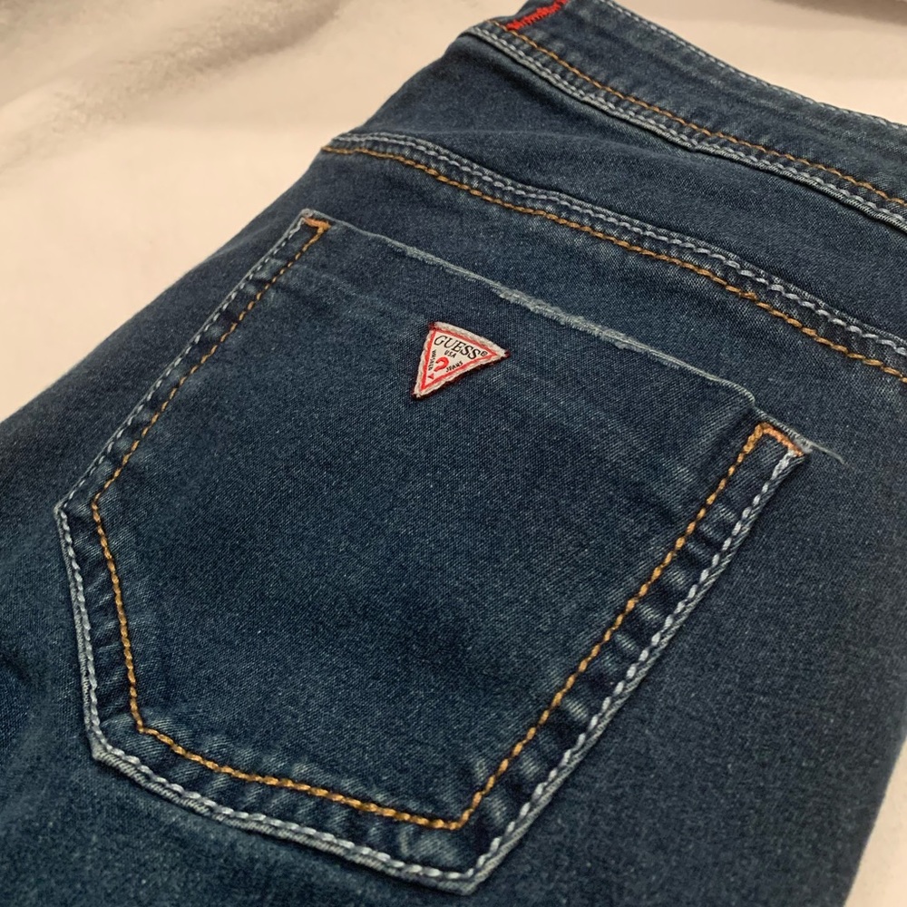 GUESS Low Rise Medium Wash Skinny Jeans
